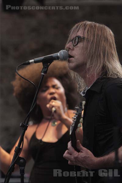 THE BELLRAYS - 2008-07-26 - PARIS - Paris Plage (Pont de Sully) - 